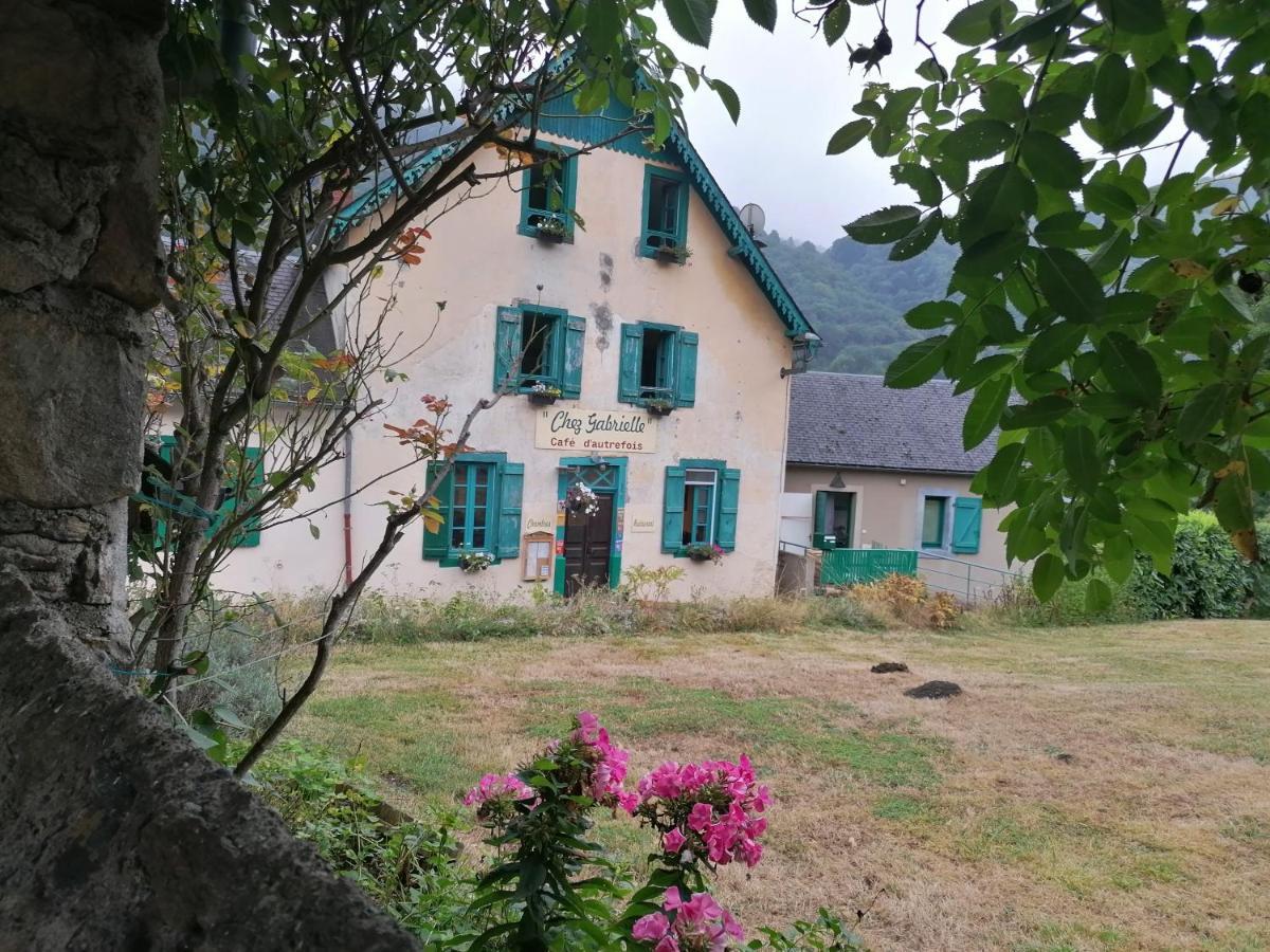 Auberge Chez Gabrielle - Vallee De Lesponne Beaudéan Exteriör bild